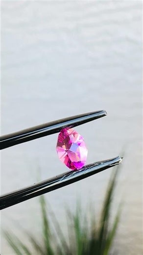 22559-tourmaline-rubellite-russia-0.63-ct-marquise-ravenstein