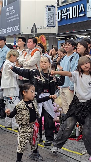 붐샤카라카 노래다!! 춤춰야지😊 #춤추는윤지 #붐샤카라카 #쇼츠 #챌린지 #댄스 #가방챌린지 #Ng #kpop #춤추는곰돌 #춤추는곰돌의랜덤댄스