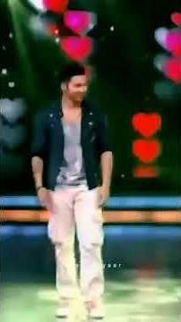 #varshra's cute moments during the Varun Dhawan dance performance on Palat"Tera Hero idhar hai song