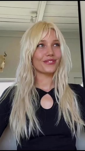 DIY Haircut Tutorial: How to Cut Petals in Hair