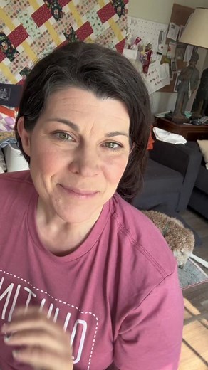 How to layout a quilt pattern - how to design a quilt - how to make a panel quilt border - how to use a charm pack - how to do quilt math #beginnerquilter #sewingprojects #quiltsforbeginners #quiltmath #wickedcoolquilters #sewingtipsandtricks #sewingtoolsandequipment #quilting #quiltpattern