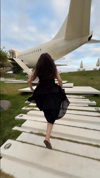 Private Jet Villa 🛩️😱