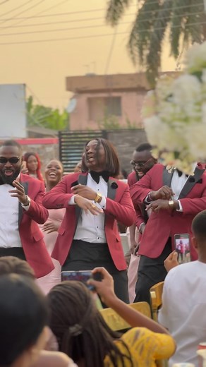 E N E R G Y 🔥🔥🔥 #Maribyka23🧡❤️ Bride: @Byka19 Groom: @omari_shakerr PRODUCTION TEAM Planning - Rabee and Byka19 Coordination: @merigold360__events @ivory_orchid_eventstyling Decor and Event Stylist: @kinanifloral MEDIA TEAM Event photography: @Timoo_acquah Event videography: @Timoo_acquah Wedding blogger: @wedwithmcb DESIGNERS Bride’s Wedding Gown: @kayzels Bride’s Reception Apparel: @Chayilluominen Bride’s Kente Gown for Engagement: @kayzels Bride’s Kente: @kora_kente Bride’s Fan: @vestirgh