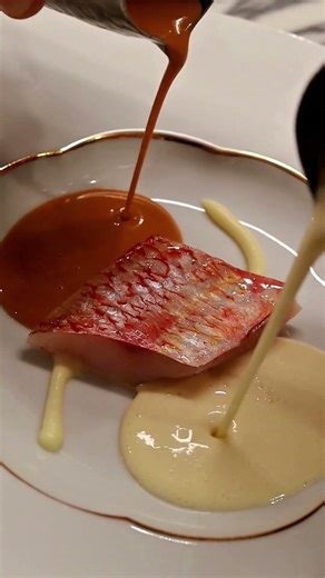 "Lomo de salmonete en dos salsas" Cenador de Amós 3 Estrellas Michelin