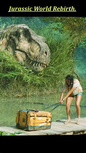 Jurassic World: Rebirth | Escape Turns to Nightmare – T-Rex Flips the Raft 🌊🚤