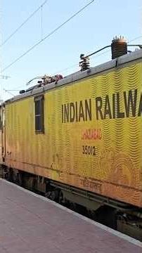 Train 22464 Bikaner Delhi Raj Sampark kranti Exp Powered with WAP 5 35013 GZB Tejas Rajdhani Livery