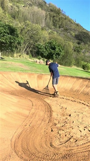How to rake a PERFECT bunker😍 #golf #golfcourse #trending #golfswing #golfer #bunker #howto #diy