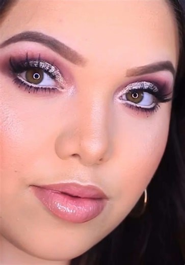 A 21-Year-Old's Makeup Journey in 2016