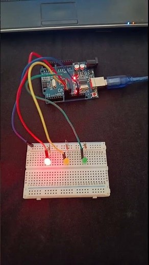 Criando um semáforo com Arduino #arduino #shorts #robotics