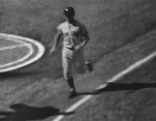 ⚾️On August 26, 1961 with his 6th inning shot off Jerry Walker, Roger Maris smacks his 51st home run of the season in the New York Yankees eventual 5-1 win over the Kansas City Athletics in front of 32,149 fans at Municipal Stadium. The homer gave Maris five more home runs than his Yankee teammate Micky Mantle (46).⚾️ | Davenport Sports Network