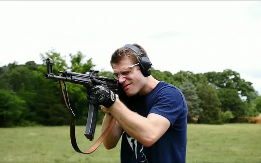 STG-44突击步枪实弹射击
