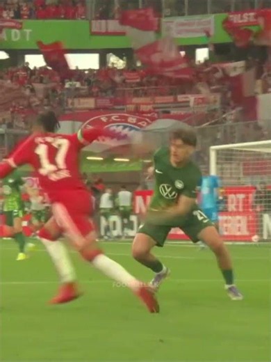 Olise doing the basics for him 🔥