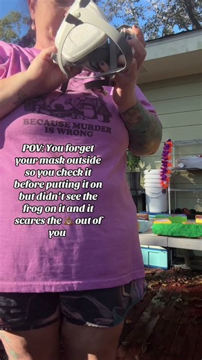 Frog Jumpscare: Unexpected Bathroom Encounter