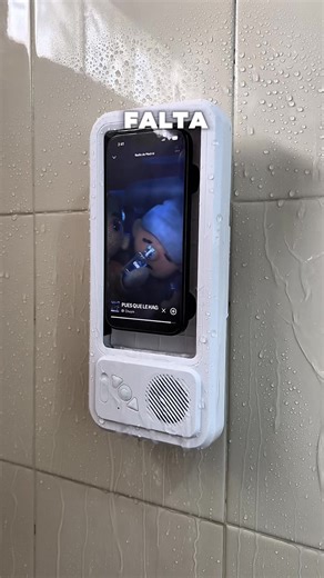 Hay dos tipos de personas: los que se bañan… y los que ven una serie mientras se bañan. Esta caja impermeable protege tu celular y además tiene bocina Bluetooth, así puedes escuchar música o ver videos sin preocuparte por el agua. Solo la pegas en la pared, metes tu celular y listo. Básicamente convierte tu baño en mini cine. Si lo quieres, está en el carrito naranja.#productosvirales #gadgets #tecnologia #accesoriosparacelular #VentaQuincenal
