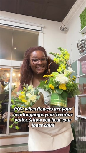 Giveaway info below… 🤭 Why flowers? For so long I didn’t see myself as creative. Not in a way that could be seen, anyway. Then I found my creative home in flowers. I think it’s because I love the way flowers require you to be present. They’re beautiful today. They’re worth your attention today. They make you stop in your tracks and be present as you admire them, or remember how loved and thought of you are. In a world of so much hustle and bustle towards the future, flowers remind us of the bea