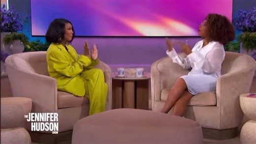 Brandy receives a 30 second applause while on her visit at the ‘The Jennifer Hudson Show’, and Jennifer praises the music icon for her influence on Pop/R&B. ‘You’re one of my dream guest, it’s an honor to have you here. You’re an icon. — Jennifer.