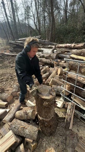 Splitting wood with hand tools