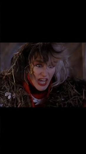 “GIVE IT TO ME!!!” (101 Dalmatians) #cruella #disney #movieclips #movie #101dalmatas #funny