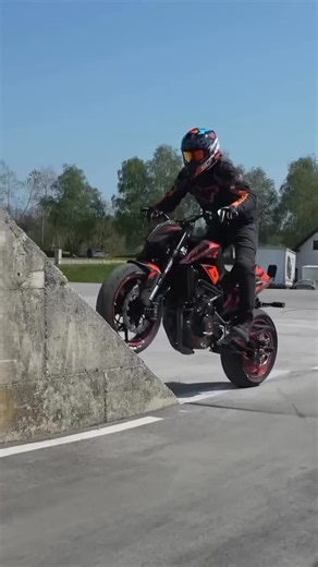 Adnan | Bangalore Influencer on Instagram: "🚗🔥 BENGALURU, GET READY! South India’s BIGGEST Auto Show is rolling into Tripura Vasini, Palace Grounds — and it’s going to be INSANE! 🏍 Live stunt shows by Bandit Bikers & KTM Stunt Team 🚘 Exclusive vintage car showcase by Payana Mysore 🚗 Brand new car launches + test drives on the spot! 🔧 350+ exhibitors | Thousands of auto enthusiasts 📅 November 14–16 📍 Tripura Vasini, Palace Grounds 🎟 www.autoexhibition.in Don’t just hear about it… EXPERIE