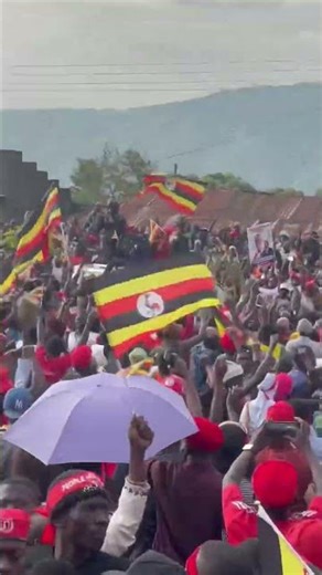 LABA PEOPLE POWEWR GWE