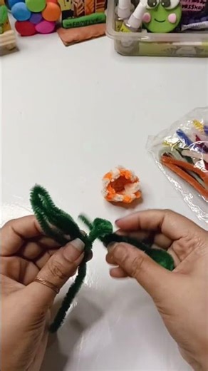 lets make keychain using pipe cleaner #shorts #ytshorts #diykeychain