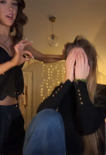 I think we need a reality tv show about us like Paris and Nicole from the simple life🧘🏼‍♀️🫦🦄🪽@Sophie Georgina 🪭 #fyp #jokes #funny #bestfriend #viral