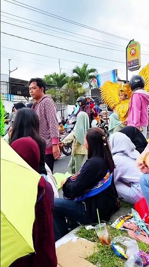 Festival bunga candi berjalan kembang api #keluarganahla #karnaval #viral