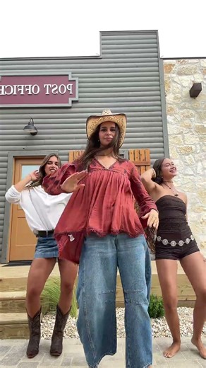 brazillian dances are where it’s attttt Allie Brown Masked dancer #dance #brazillian