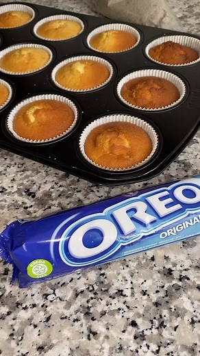 Delicious Oreo Cupcakes - Baking Tutorial