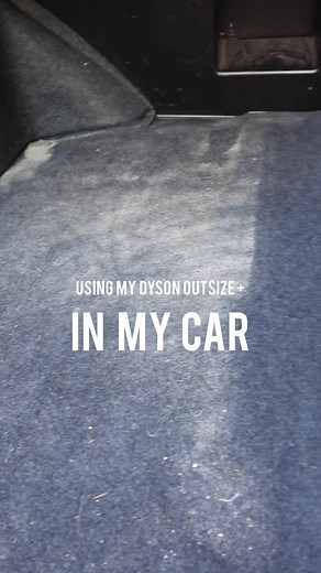 We all know that your Dyson can be used inside your home - but have you ever thought about using it in your CAR? The cordless feature and multiple attachments makes it a breeze! #DysonOutsize #PetsOfDyson #Ad