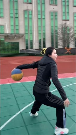 Basketball Girl Skills Are INSANE 😱🏀 She Can’t Be Stopped!