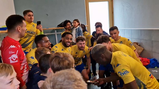 R1 Homiris C'est terminé a Villerupt. L' Entente Sportive Villerupt Thil s'impose dans le choc de la poule A face au leader l APM METZ FC (1-0) | Ligue du Grand Est de Football Lorraine