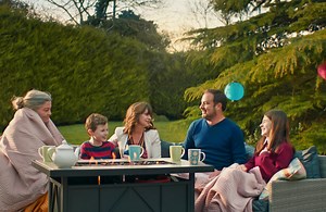 'Home means so much': The story behind this heartwarming ad set in an Irish back garden