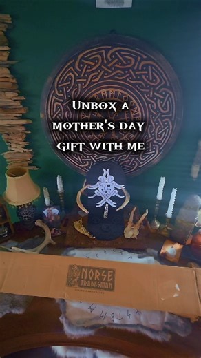 Gift #viking #vikings #swordandshield #norsemythology #norse #pagan #shorts #fyp