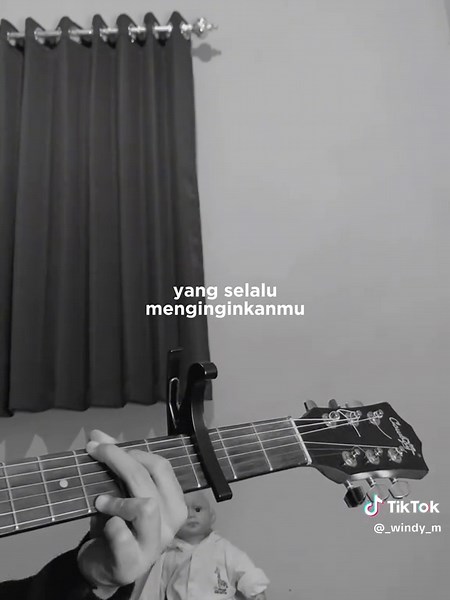 Belajar Bermain Gitar dengan Cover Lagu Galau