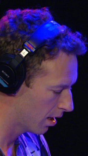 Coldplay’s Chris Martin performed “Life on Mars” — his favorite David Bowie song — for Howard back in 2016. Listen to more Bowie moments all weekend on #Howard101! | The Howard Stern Show