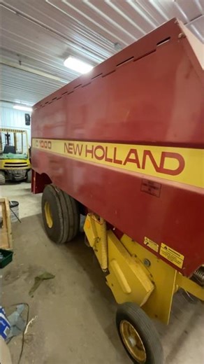 Old D1000 big square baler!