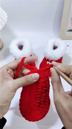 Cute baby crochet shoes #crochet #diynstitch #crochetstitch