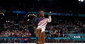Watch moment Biles pulls off brilliant floor routine to clinch team gold for USA