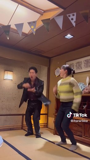 スピンオフみてね。#夕暮れに手をつなぐ #夕暮れに踊ろうチャレンジ #oguri さんの振り付け楽しいのです。