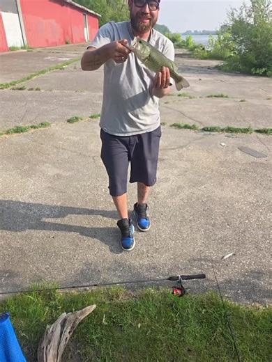 Ricky Ricardo Spanish (@rickyspanish83)’s videos with Hall - Westside Gunn