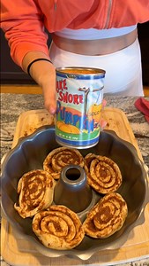 142K views · 619 reactions | Easy fall dessert everyone will love!  Enjoy this seasonal dessert with your friends and family. It is so quick and easy! This original video was produced by Rick Lax and Leon and LaCongo | Home Hacks & Easy Snacks | Facebook