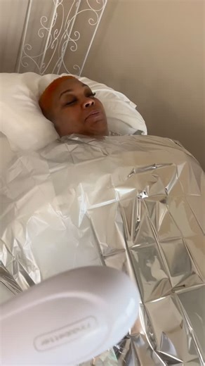 Cincinnati Day Spa on Instagram: "Close your eyes… and let your body exhale. You’re wrapped in warmth, cocooned in comfort, in the sauna blanket while the clay works and your nervous system calms down. Then we remove everything with hot towels and finish with body oil + moisturizer so you leave glowing, soft, and deeply relaxed. 🥂✨ “Book your full-body indulgence this week."