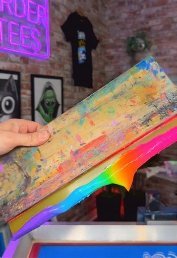 Creating Custom Tees: The Art of Screen Printing