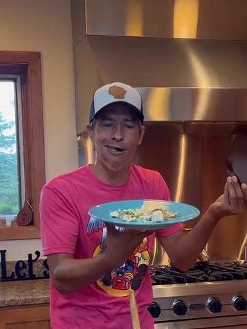 Homemade chicken pot pie! Pot 🥧 | Russ Lee
