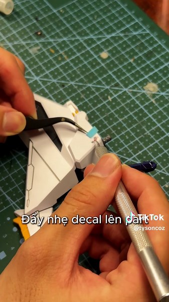 Hướng Dẫn Dán Decal Nước Cho Gundam