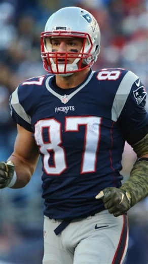 Motivation | Wealth | Education on Instagram: "Rob Gronkowski's body was so wrecked by age 29, he couldn't sleep more than 20 minutes without waking up in pain. Herniated discs, shattered forearm, torn ACL, concussions, by the end of 2018, he couldn't walk straight. What most people don't know? He told friends he'd lost the will to live. Football had broken him. He turned down surgery. Retired. Disappeared. Started experimenting with CBD to treat his pain. Within a year, he said he "got his life