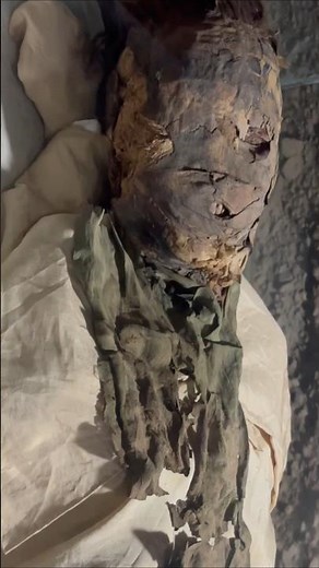 Astana Mummies: 1,200-Year-Old Desert Tomb Found in China