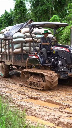 🚜 Massey Ferguson Tractor vs Deep Mud | Heavy Load Challenge 4K #shorts #viral #tractor #farming