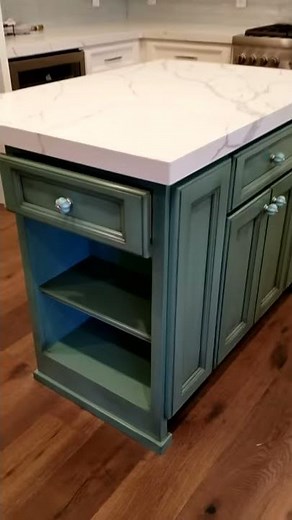 Midway interiors/Dennis Rodriguez